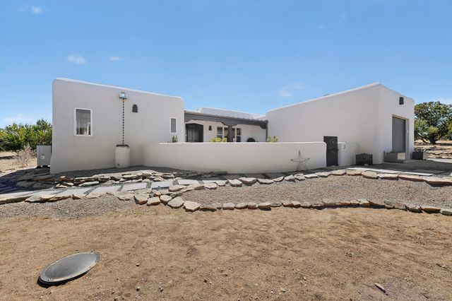 3 Gavilan Court, Santa Fe, NM 87508