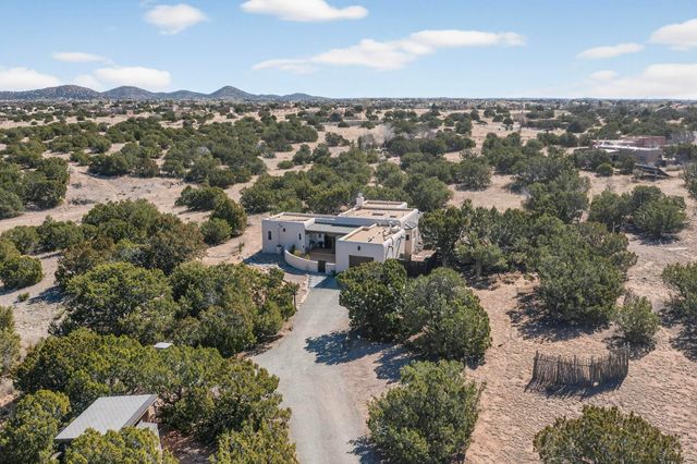 3 Gavilan Court, Santa Fe, NM 87508