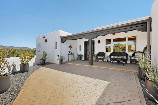 3 Gavilan Court, Santa Fe, NM 87508