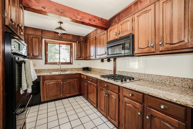 16 Briand Drive, Nashua, NH 03063