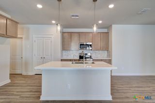 2514 White Daisy Hill, Converse, TX 78109