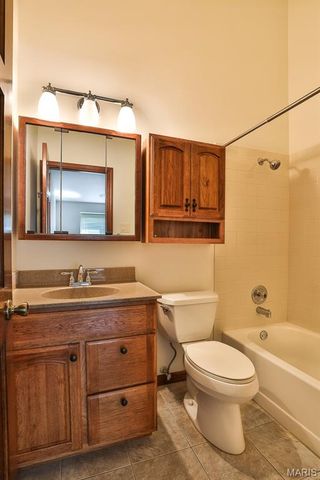 760 Woodside Trails Drive 203, Ballwin, MO 63021