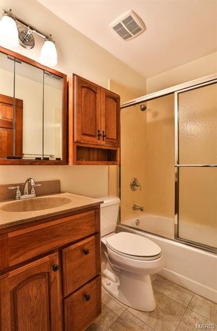 760 Woodside Trails Drive 203, Ballwin, MO 63021