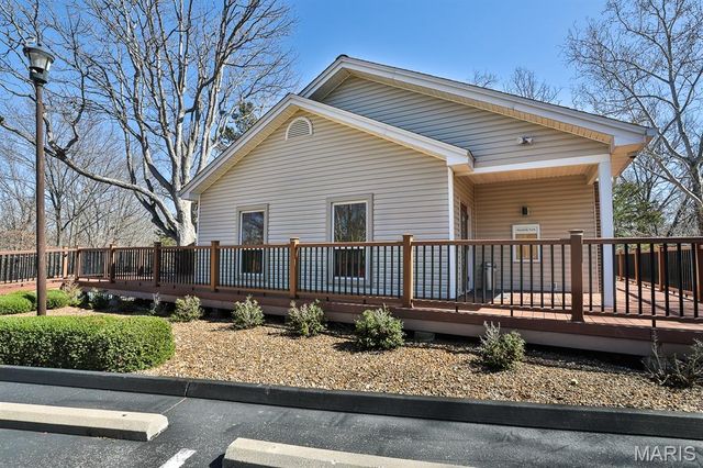 760 Woodside Trails Drive 203, Ballwin, MO 63021