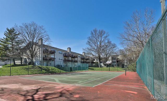 760 Woodside Trails Drive 203, Ballwin, MO 63021