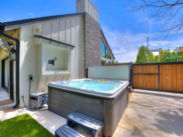 501 E Brooks Street, Norman, OK 73071