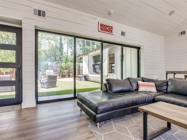 501 E Brooks Street, Norman, OK 73071