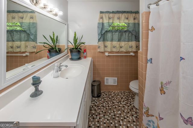 211 Bennett Circle, Carrollton, GA 30117