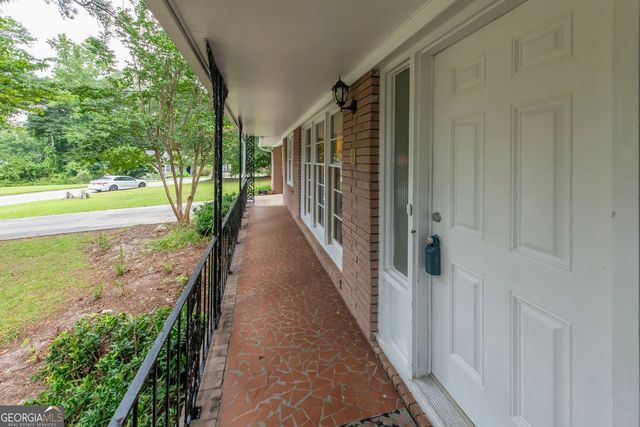 211 Bennett Circle, Carrollton, GA 30117