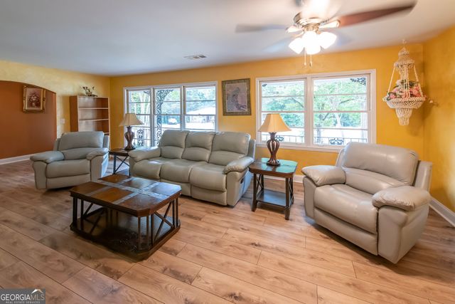 211 Bennett Circle, Carrollton, GA 30117