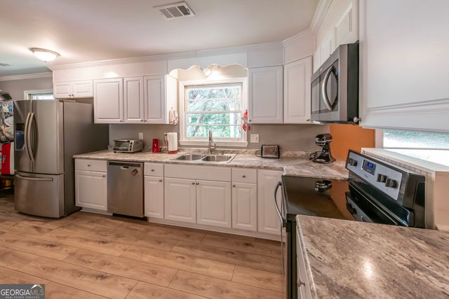 211 Bennett Circle, Carrollton, GA 30117