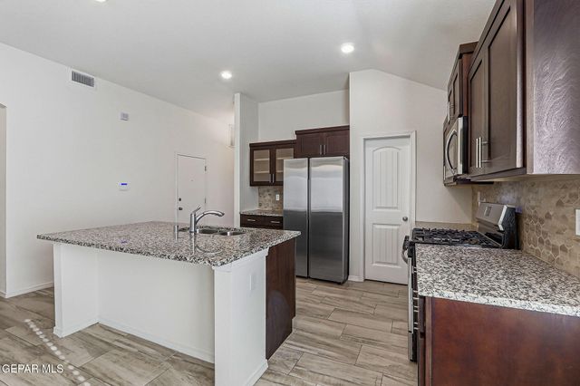 13745 Lago Vista Avenue, Horizon City, TX 79928