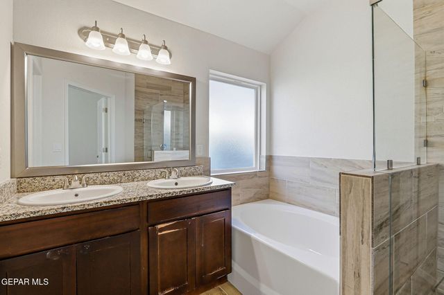 13745 Lago Vista Avenue, Horizon City, TX 79928