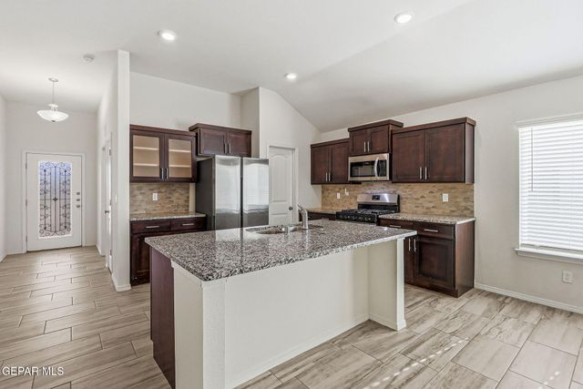 13745 Lago Vista Avenue, Horizon City, TX 79928