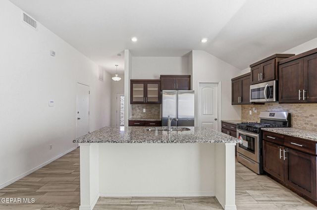 13745 Lago Vista Avenue, Horizon City, TX 79928