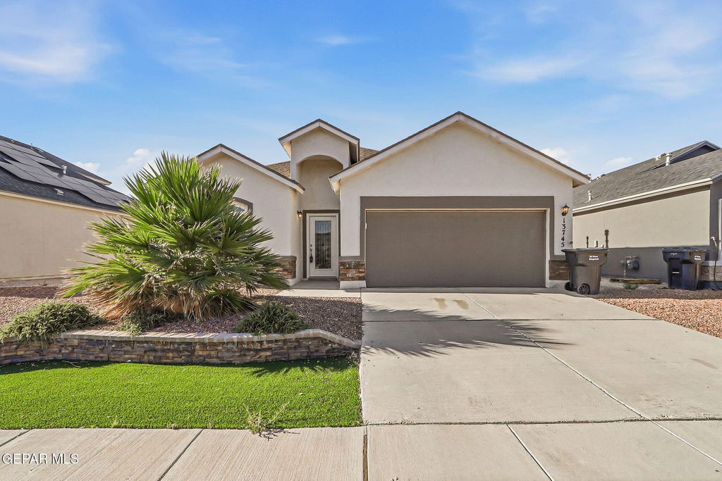 13745 Lago Vista Avenue, Horizon City, TX 79928
