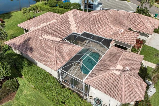 914 SPANISH MOSS TRL, Naples, FL 34108