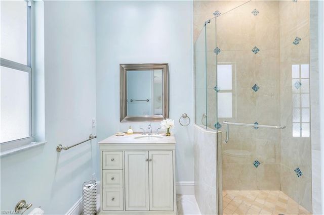 914 SPANISH MOSS TRL, Naples, FL 34108