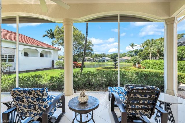 914 SPANISH MOSS TRL, Naples, FL 34108