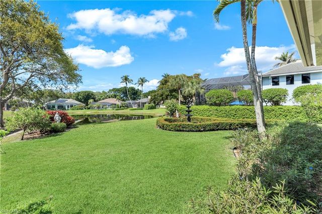 914 SPANISH MOSS TRL, Naples, FL 34108