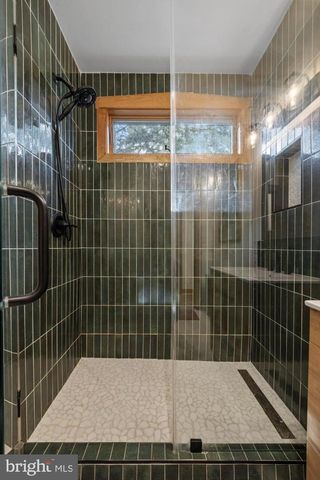 118 WOODLAND AVE, Barrington, NJ 08007