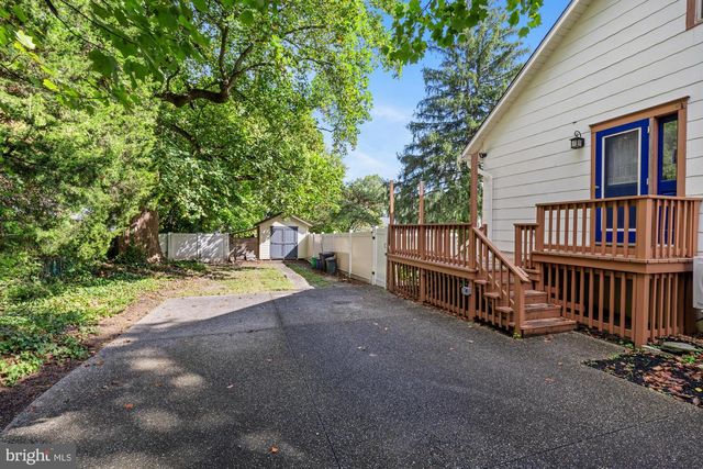 118 WOODLAND AVE, Barrington, NJ 08007