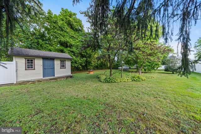 118 WOODLAND AVE, Barrington, NJ 08007