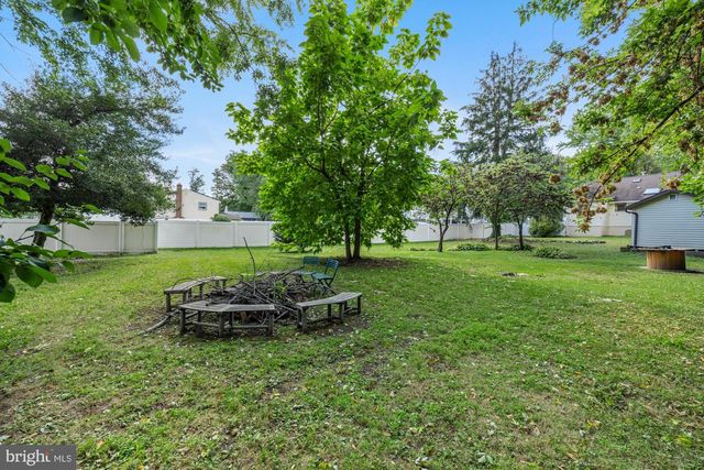 118 WOODLAND AVE, Barrington, NJ 08007