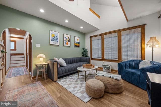 118 WOODLAND AVE, Barrington, NJ 08007
