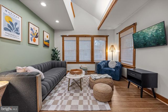 118 WOODLAND AVE, Barrington, NJ 08007