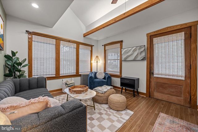 118 WOODLAND AVE, Barrington, NJ 08007