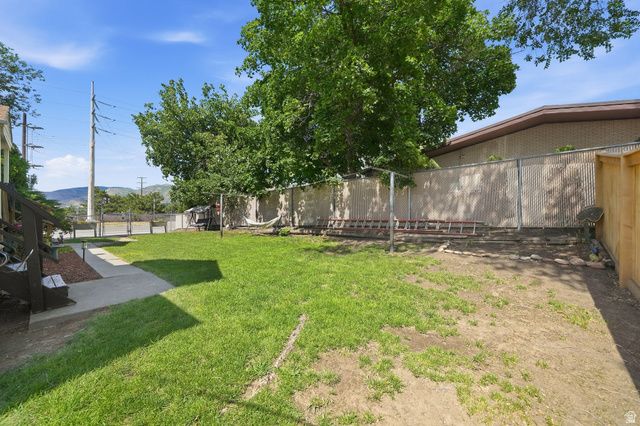 2330 E HERITAGE WAY, Salt Lake City, UT 84109