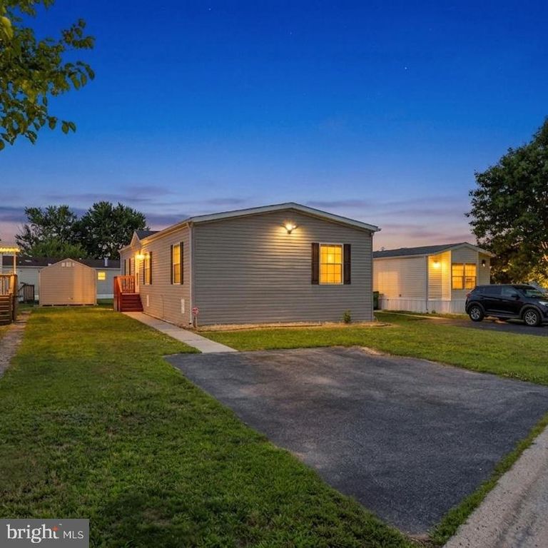 1733 BARBARA CIR, Bear, DE 19701