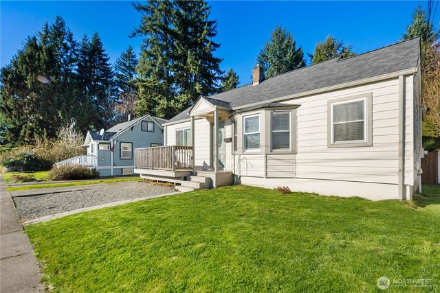 815 NE 2nd Avenue NE, Puyallup, WA 98372