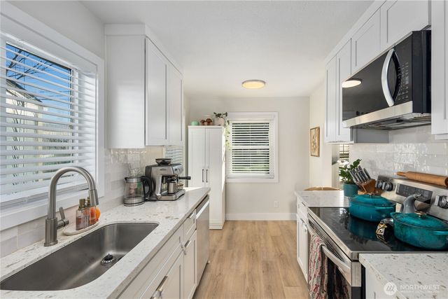 815 NE 2nd Avenue NE, Puyallup, WA 98372