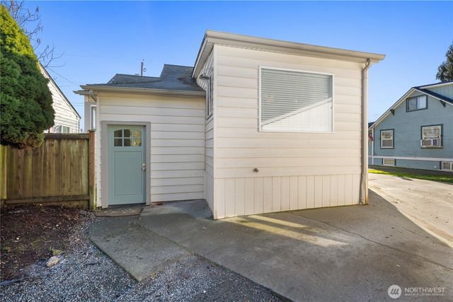 815 NE 2nd Avenue NE, Puyallup, WA 98372