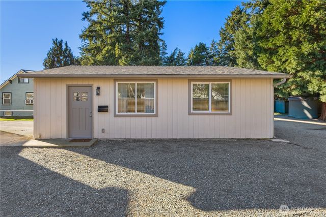 815 NE 2nd Avenue NE, Puyallup, WA 98372