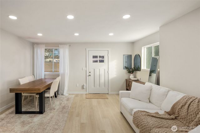 815 NE 2nd Avenue NE, Puyallup, WA 98372