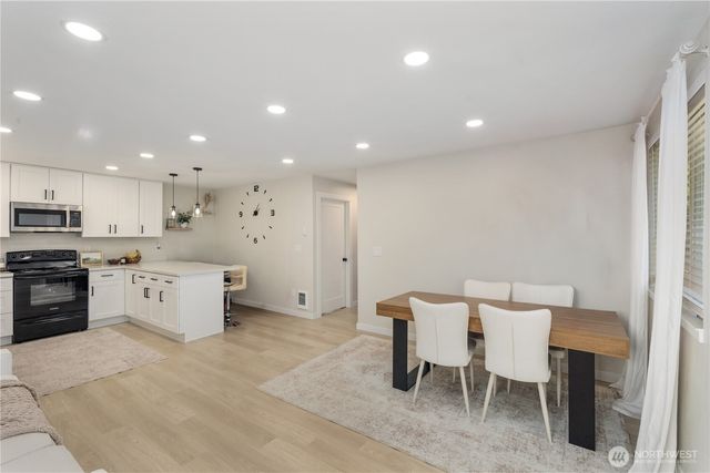 815 NE 2nd Avenue NE, Puyallup, WA 98372