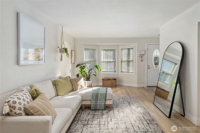 815 NE 2nd Avenue NE, Puyallup, WA 98372