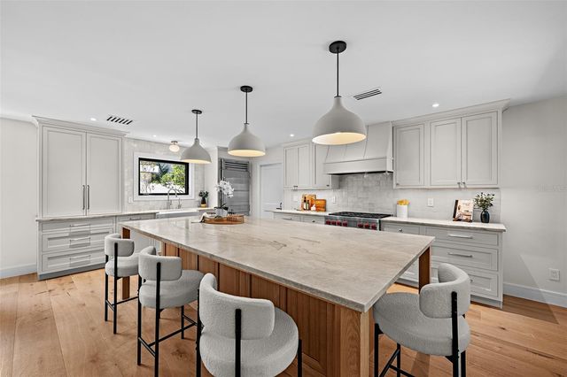 1110 S DUNBAR AVENUE, Tampa, FL 33629