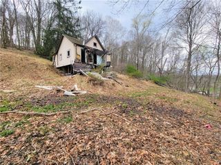 3867 Leslie Ave, Hampton, PA 15101
