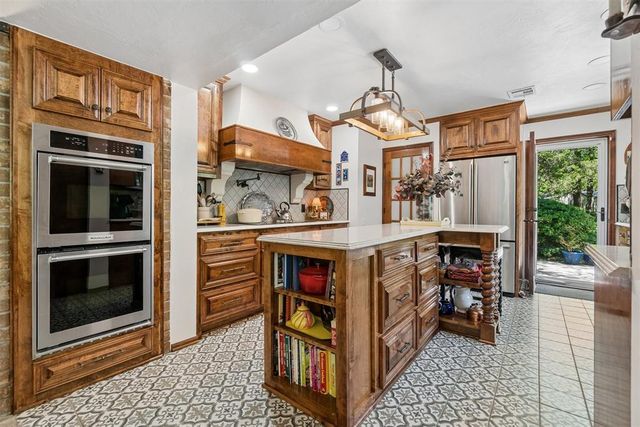 3824 Smoking Oaks Drive, Oklahoma City, OK 73150