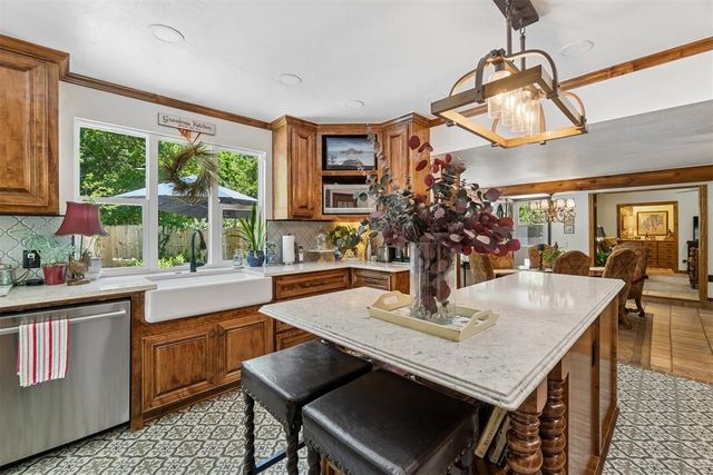 3824 Smoking Oaks Drive, Oklahoma City, OK 73150