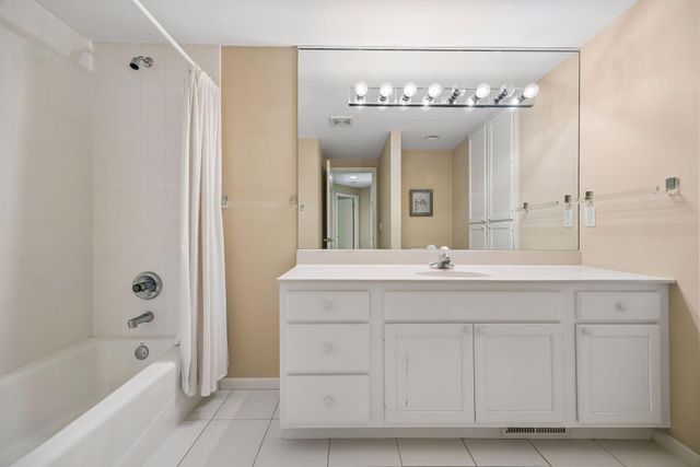 11464 Telluride Trail, Minnetonka, MN 55305