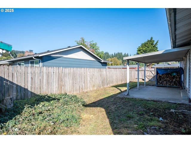 201 PONDEROSA Dr, Kelso, WA 98626