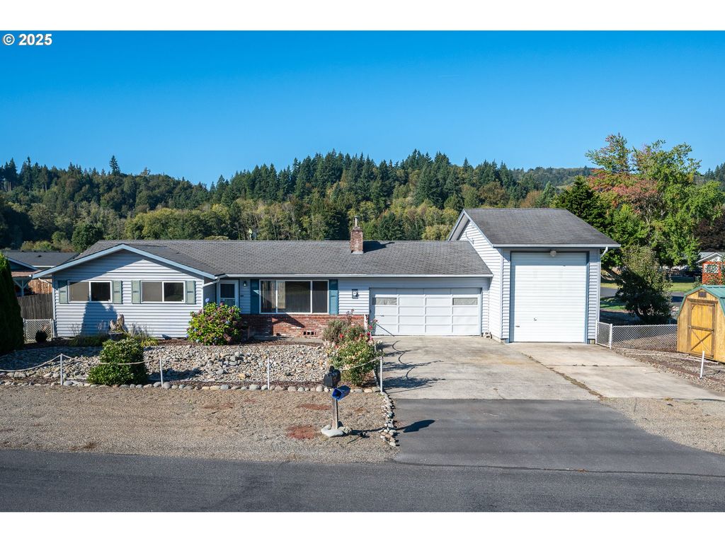 201 PONDEROSA Dr, Kelso, WA 98626