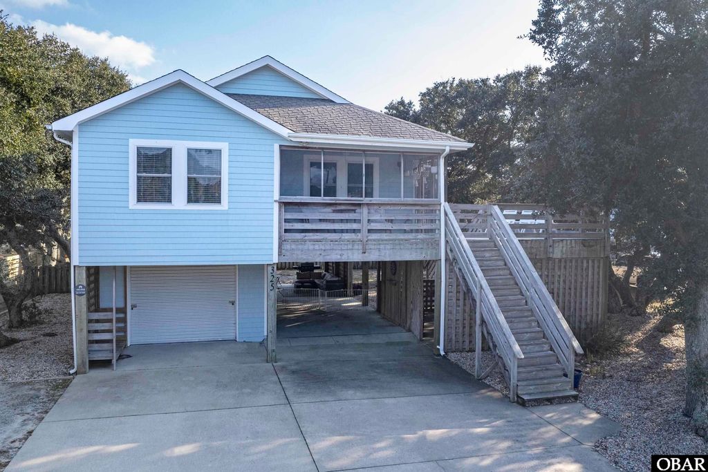 Image 1 of property listing at 325 W Hayman Blvd Lot 1-3, Kill Devil Hills, NC 27948