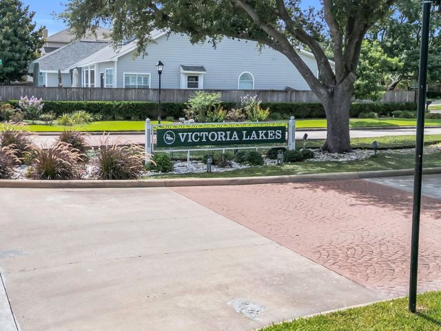 908 Victoria Lakes Drive, Katy, TX 77493