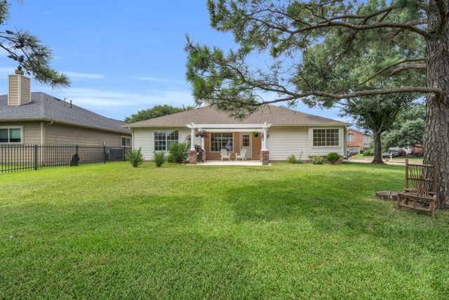 908 Victoria Lakes Drive, Katy, TX 77493